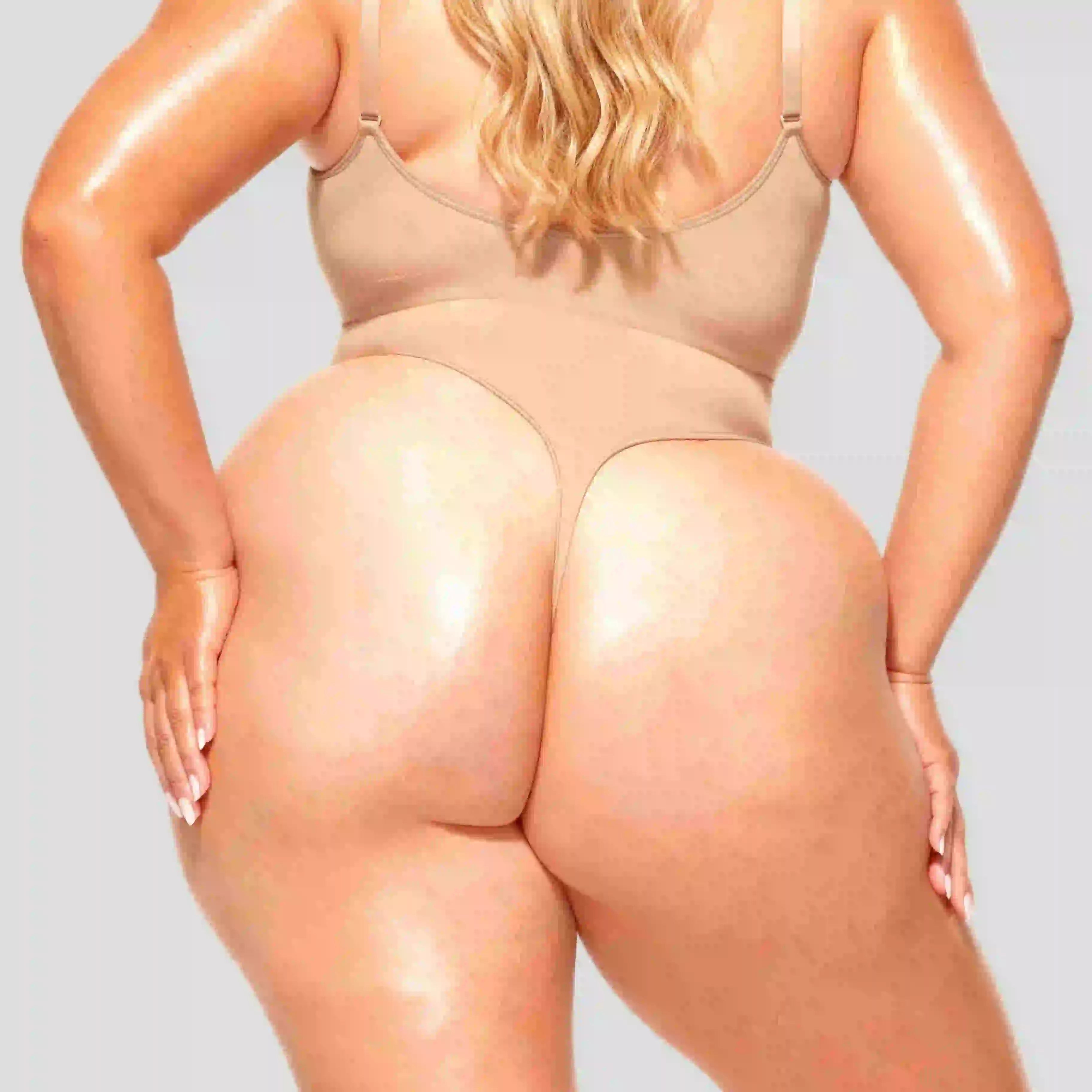 String Ultra-Gainant